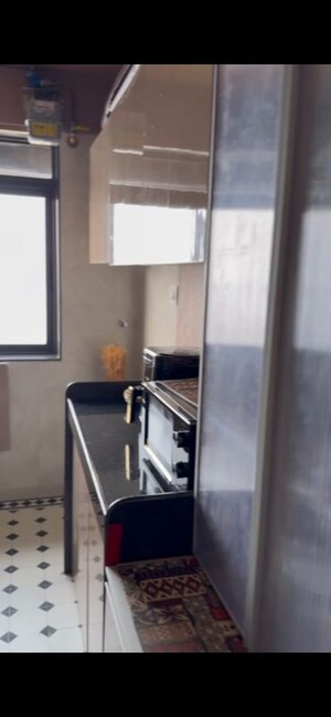 Room in 2 BHK Apartment at Mahim West – for Rent