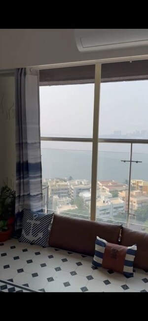 Room in 2 BHK Apartment at Mahim West – for Rent