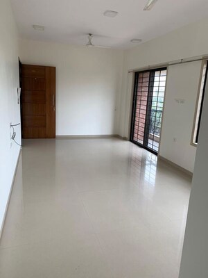 2 BHK Apartment For Rent in Tilak Nagar Building, Tilak Nagar
