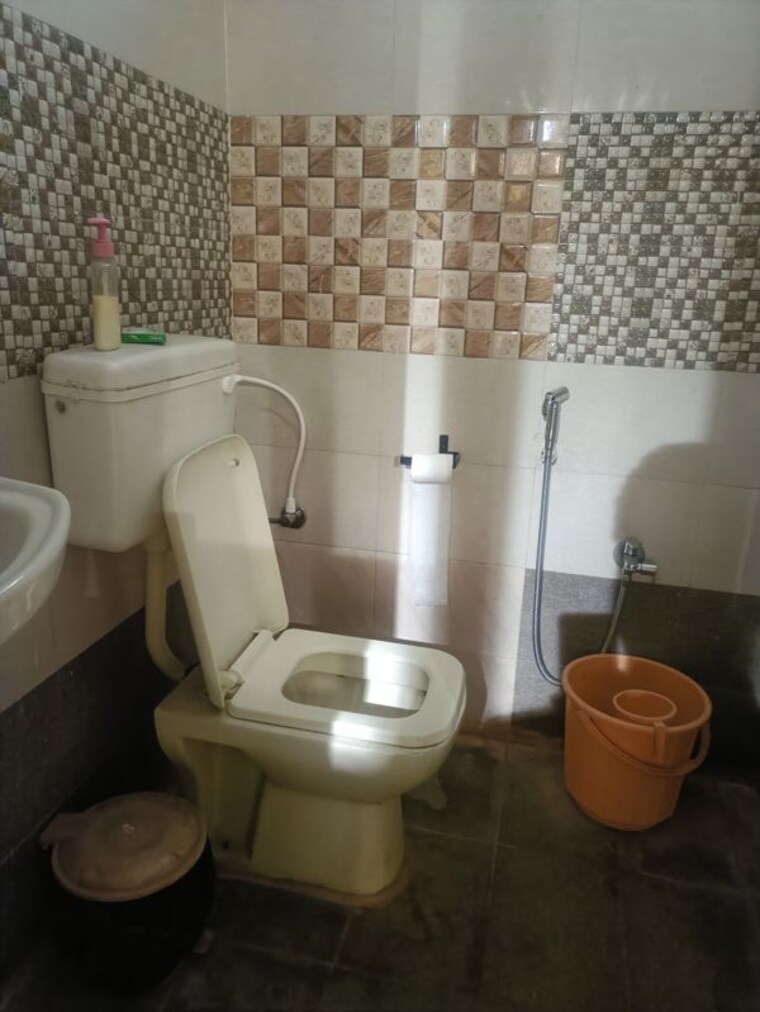 Bathroom, gachibowli-county Commercial Office Space 1800 Sq.Ft. In Gachibowli Hyderabad 10512588