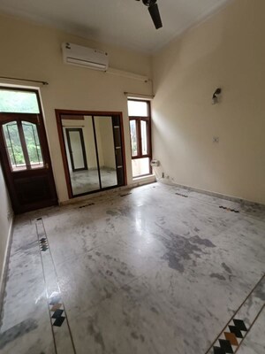 Room in 4 BHK Builder Floor at Vasant Vihar – for Rent