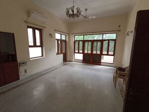 Room in 4 BHK Builder Floor at Vasant Vihar – for Rent