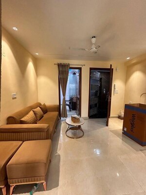 2 BHK Builder Floor For Rent in Saket