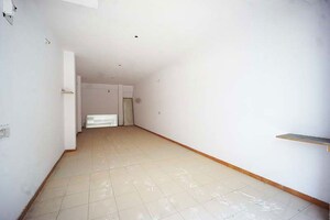Room in  Shop at Motera – for Sale