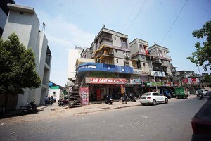  Shop For Sale in Motera