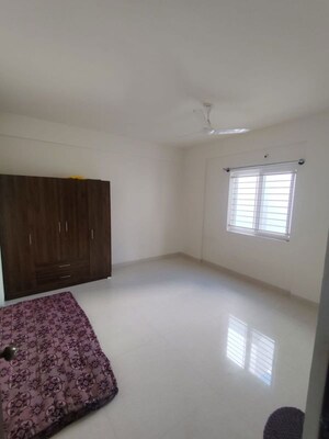 Room in 2.5 BHK Apartment at DSR RR Avenues, Yelahanka – for Rent