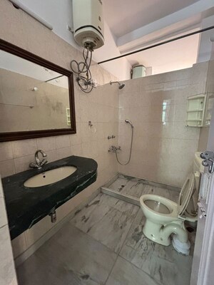 Team Area in 2.5 BHK Builder Floor at Sarvodaya Enclave – for Rent