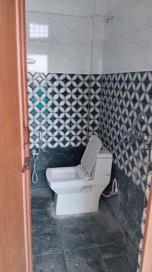 Team Area in 2 BHK Independent House at Delta Ii Greater Noida – for Rent