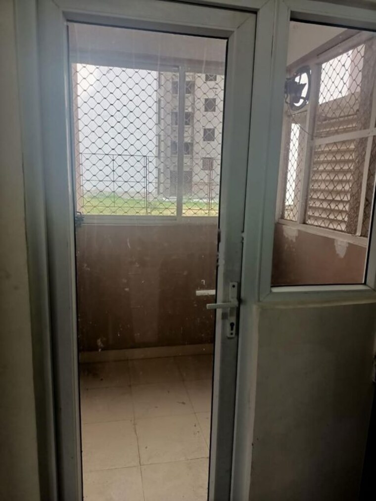 Bathroom, ramprastha-city-the-edge-towers 3 Bedroom 1990 Sq.Ft. Apartment In Sector 37d Gurgaon 10512752