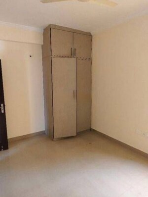 Room in 3 BHK Apartment at Rohtas Vintage Apartment, Butler Colony – for Rent