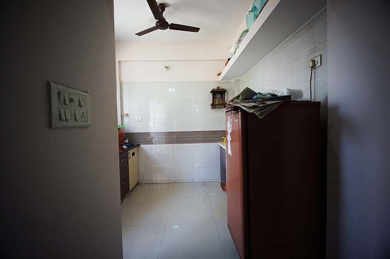 Bathroom, nikol 2 Bedroom 110 Sq.Yd. Apartment In Nikol Ahmedabad 10512771