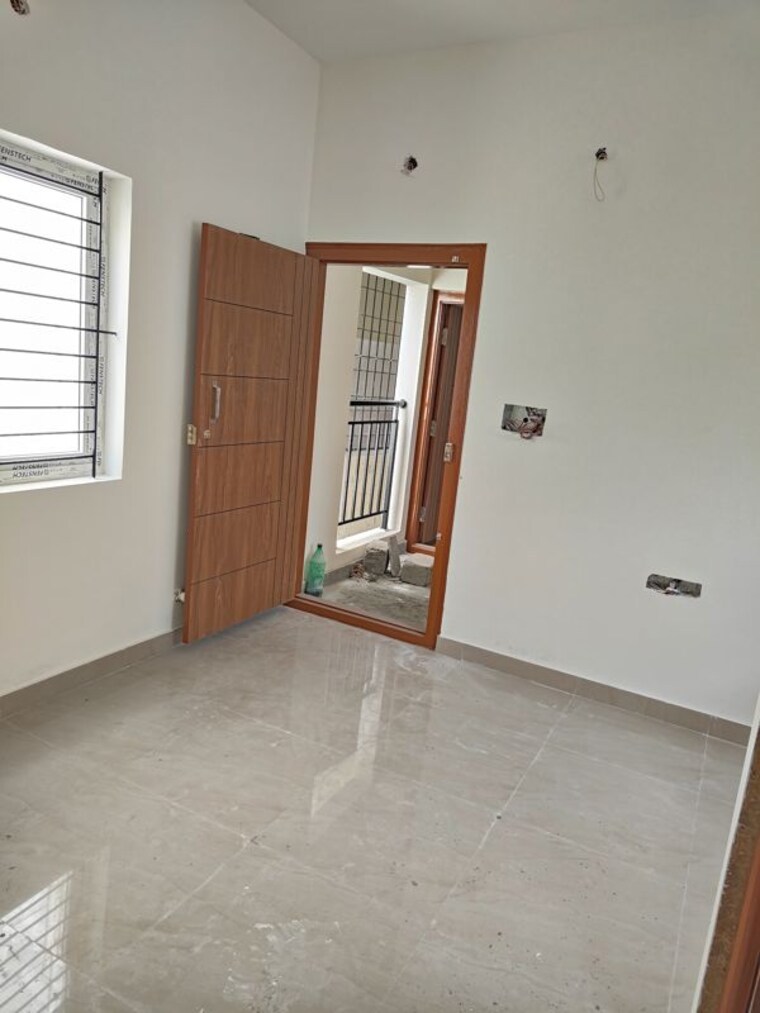 Room, lb shastri nagar 1 RK 300 Sq.Ft. Builder Floor In Lb Shastri Nagar Bangalore 10510144
