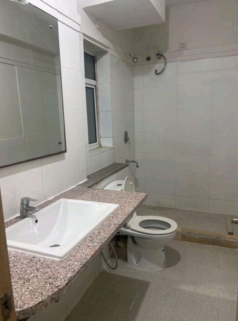 Bathroom, dlf-new-town-heights-ii 4 Bedroom 2364 Sq.Ft. Apartment In Sector 86 Gurgaon 10512747