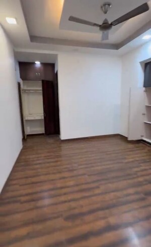 Room in 4 BHK Builder Floor at Ansal API Versalia, Sector 67a – for Rent