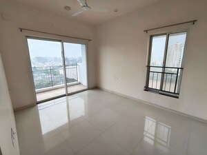 Room in 2 BHK Apartment at Gera World of Joy, Kharadi – for Rent