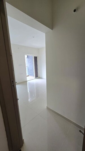 Room in 1 BHK Apartment at Paranjape Trident Towers, Wakad – for Rent