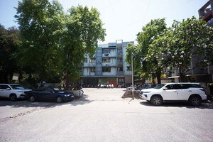  Office Space For Sale in Navrangpura