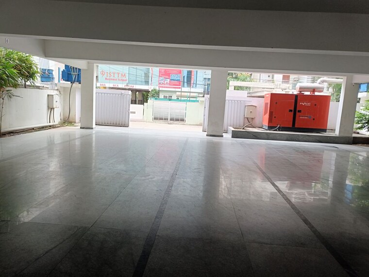  Parking, gachibowli-county Commercial Office Space 2000 Sq.Ft. In Gachibowli Hyderabad 10512888