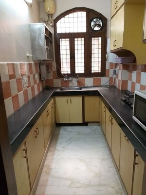 Kitchen in 2 BHK Builder Floor at Sector 31 – for Rent