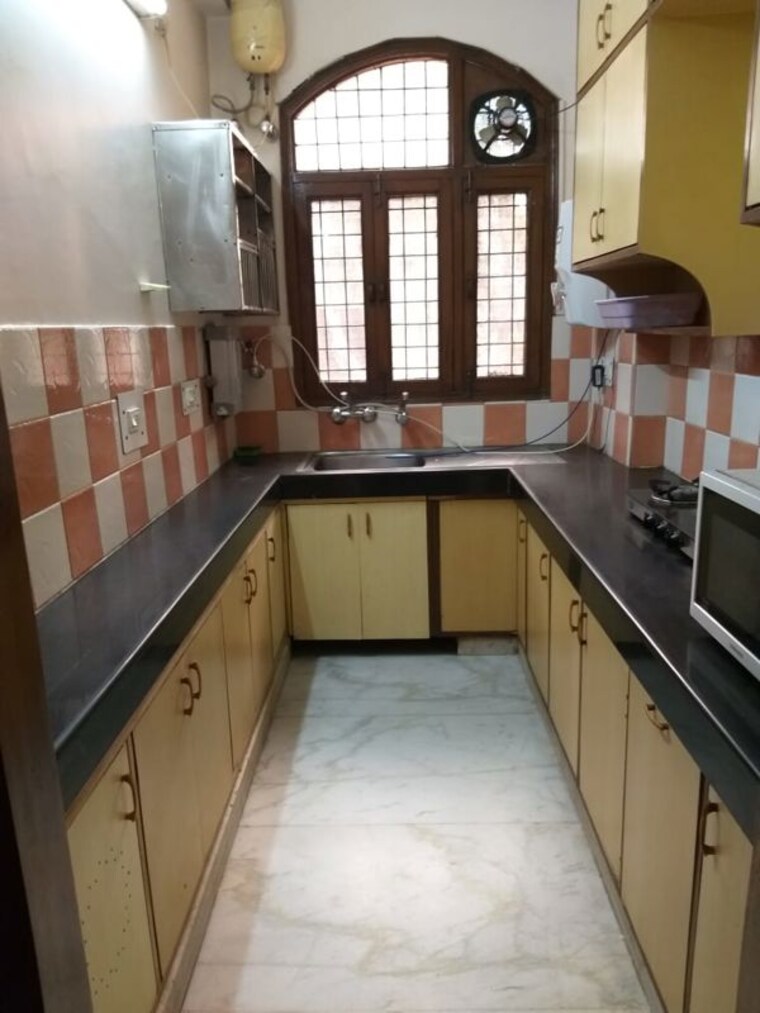 Kitchen, sector 31 2 Bedroom 1000 Sq.Ft. Builder Floor In Sector 31 Gurgaon 10512813