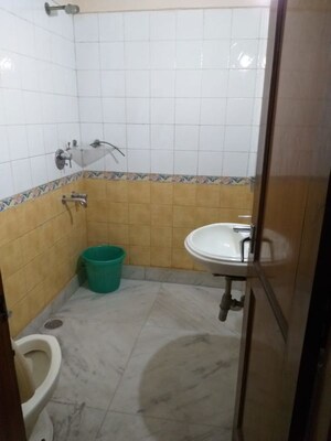 Bathroom in 2 BHK Builder Floor at Sector 31 – for Rent