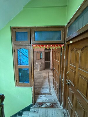 3 BHK Builder Floor – Entrance View at Vivek Vihar Colony - for Rent