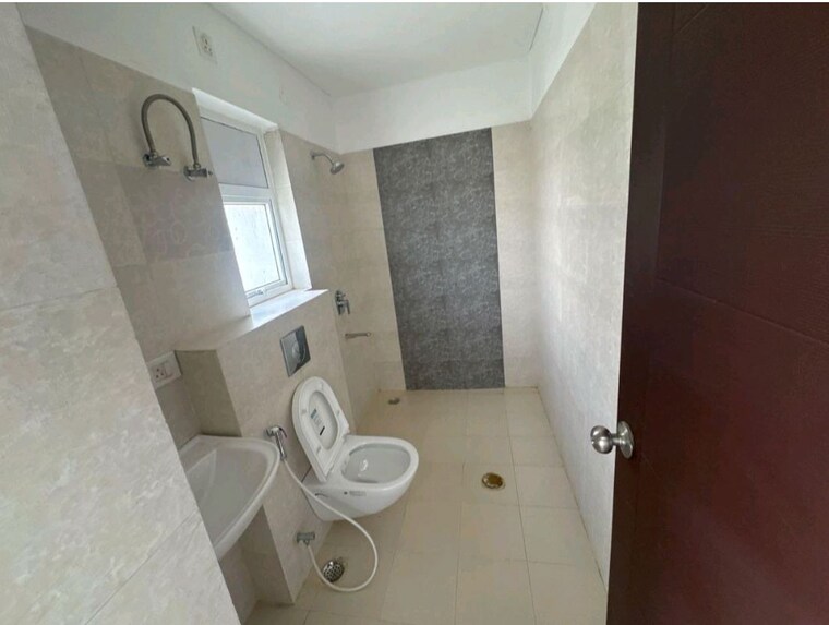Bathroom, spaze-privy-at4 3 Bedroom 1918 Sq.Ft. Apartment In Sector 84 Gurgaon 10512861
