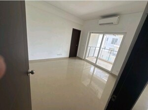 Room in 3 BHK Apartment at Spaze Privy AT4, Sector 84 – for Rent