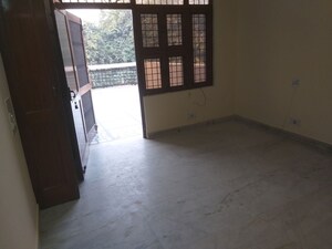 Room in 1 BHK Independent House at Sector 31 – for Rent