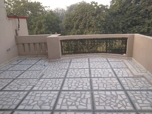 Balcony in 1 BHK Independent House at Sector 31 – for Rent