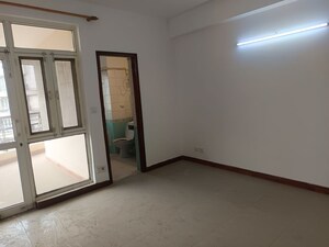 Room in 3 BHK Apartment at Eldeco Olympia, Sector 93a – for Rent