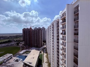 2 BHK Apartment For Rent in Eldeco Live By The Greens, Sector 150