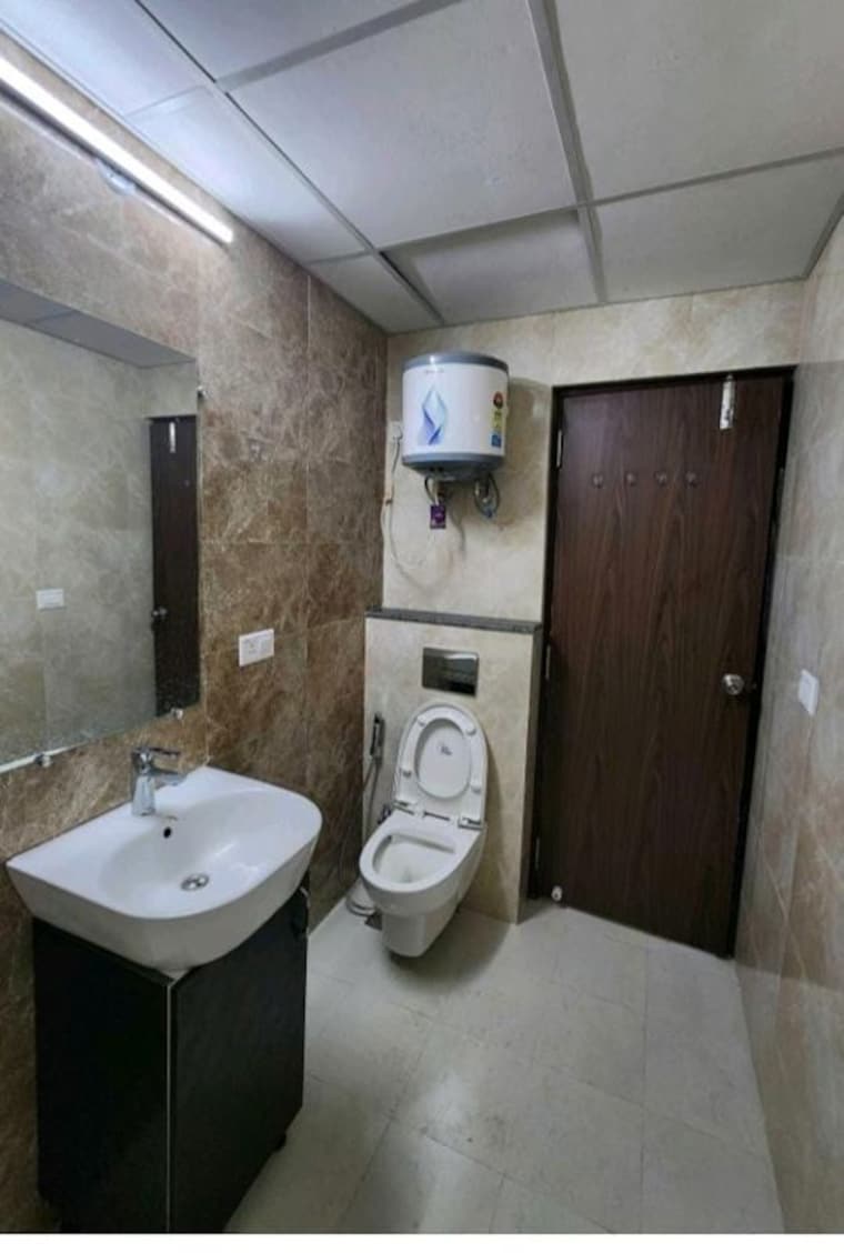 Bathroom, hero-homes-gurgaon 3 Bedroom 1689 Sq.Ft. Apartment In Sector 104 Gurgaon 10512971