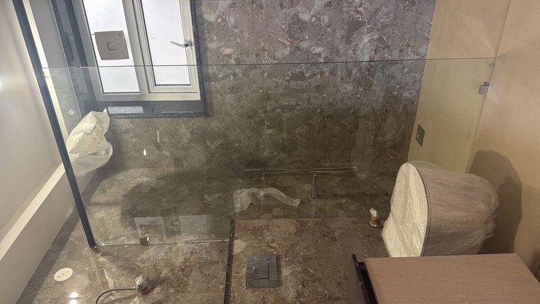 Bathroom, palam-vihar-residents-association 3.5 Bedroom 2100 Sq.Ft. Builder Floor In Palam Vihar Gurgaon 10512962