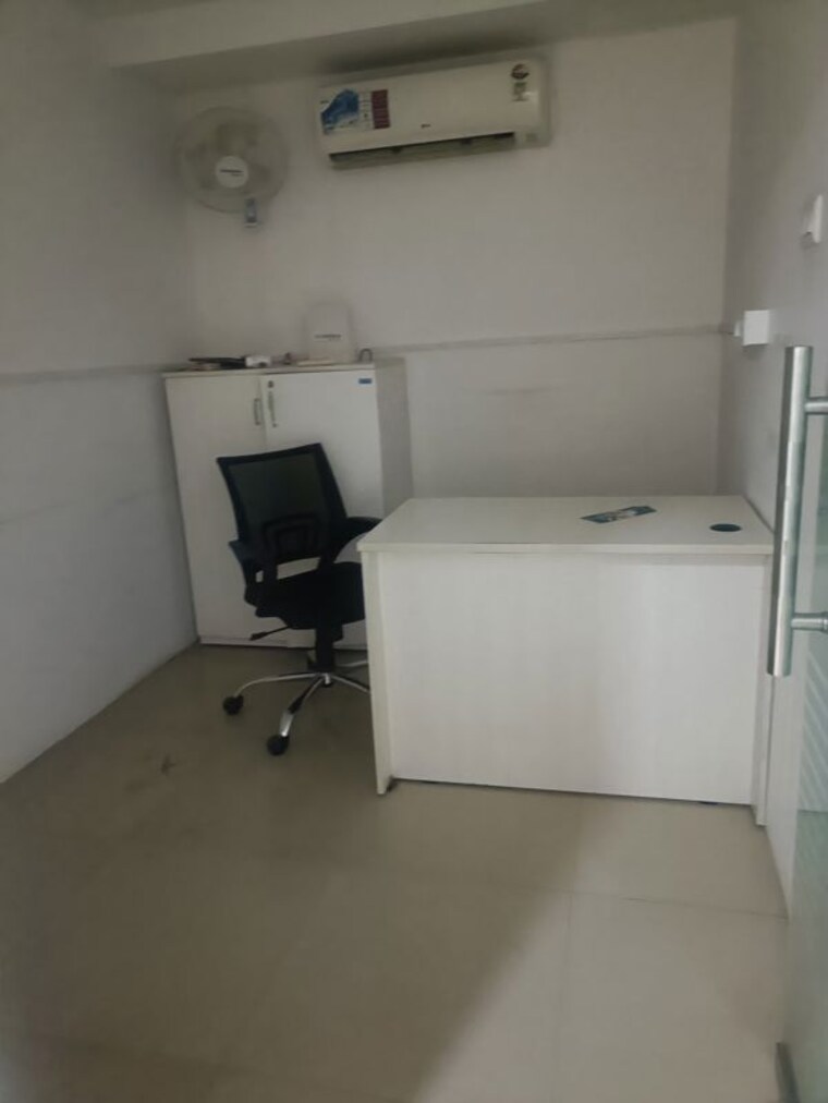 Bathroom, ten-madhapur Commercial Office Space 1500 Sq.Ft. In Madhapur Hyderabad 10512982