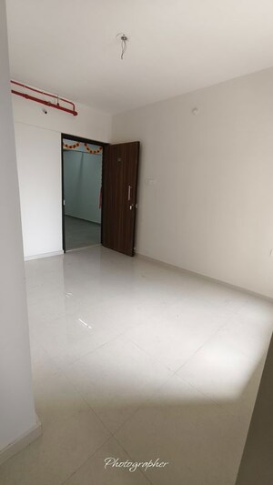 Room in 1 BHK Apartment at Dosti Greater Thane, Kalher – for Sale