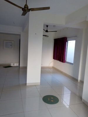 Building Lobby in 3 BHK Builder Floor at BPTP Amstoria, Sector 102 – for Rent