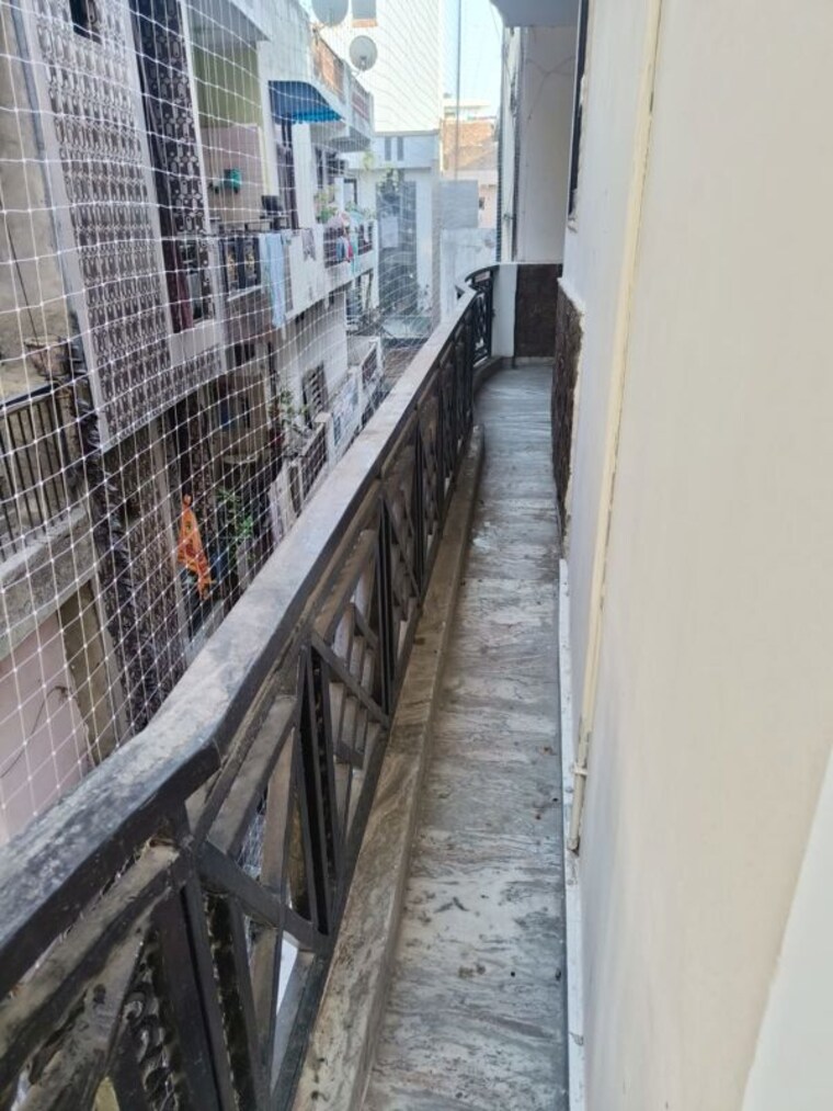 Balcony, haidarpur 4 Bedroom 900 Sq.Ft. Builder Floor In Haidarpur Delhi 10512899