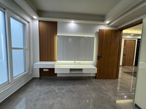 Room in 4 BHK Builder Floor at Dwarka – for Rent