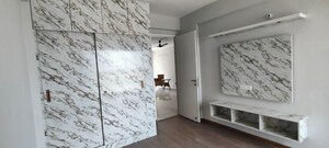 Room in 3.5 BHK Apartment at Signature Global City, Sector 37d – for Rent