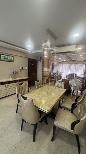 Team Area in 2 BHK Apartment at Worli – for Sale