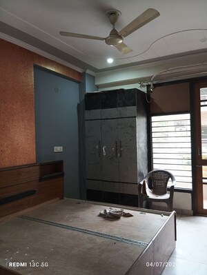 Living Room in 2 BHK Builder Floor at Sector 42 – for Rent
