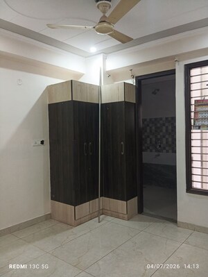 Room in 2 BHK Builder Floor at Sector 42 – for Rent
