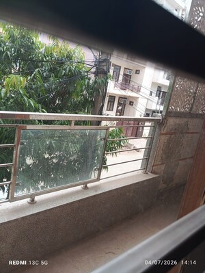 Balcony in 2 BHK Builder Floor at Sector 42 – for Rent