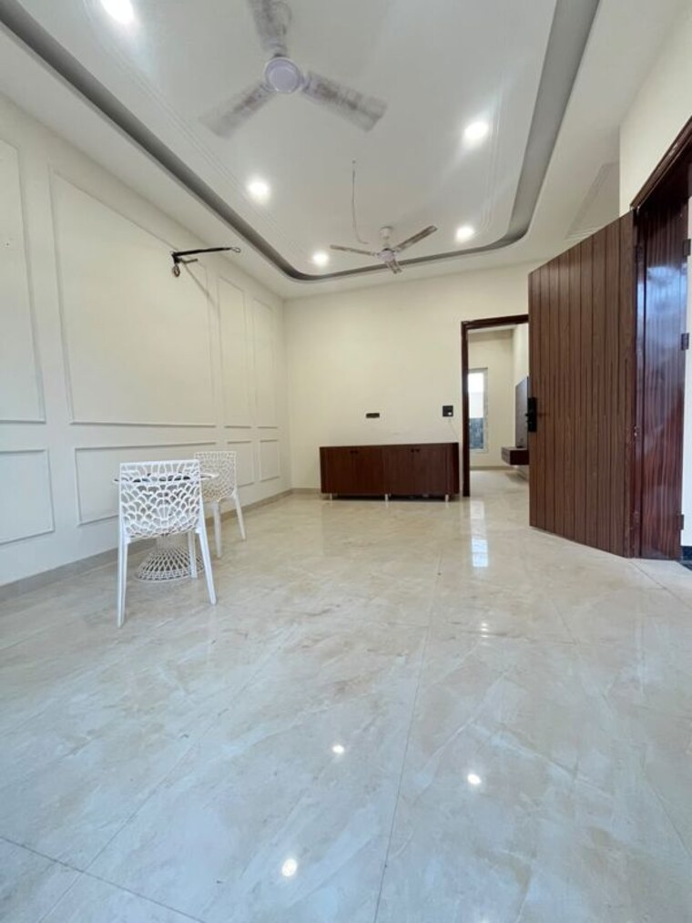 Room, kharar mohali road 3 Bedroom 111 Sq.Yd. Villa In Kharar Mohali Road Kharar 10513070