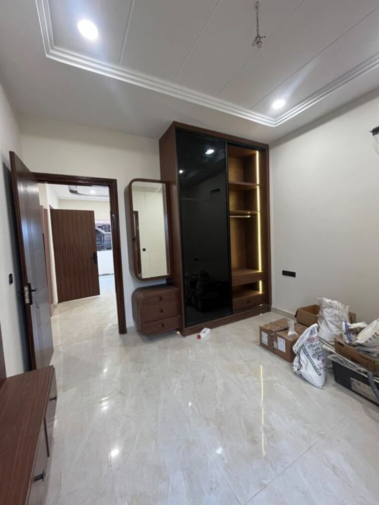 Room, kharar mohali road 3 Bedroom 111 Sq.Yd. Villa In Kharar Mohali Road Kharar 10513070
