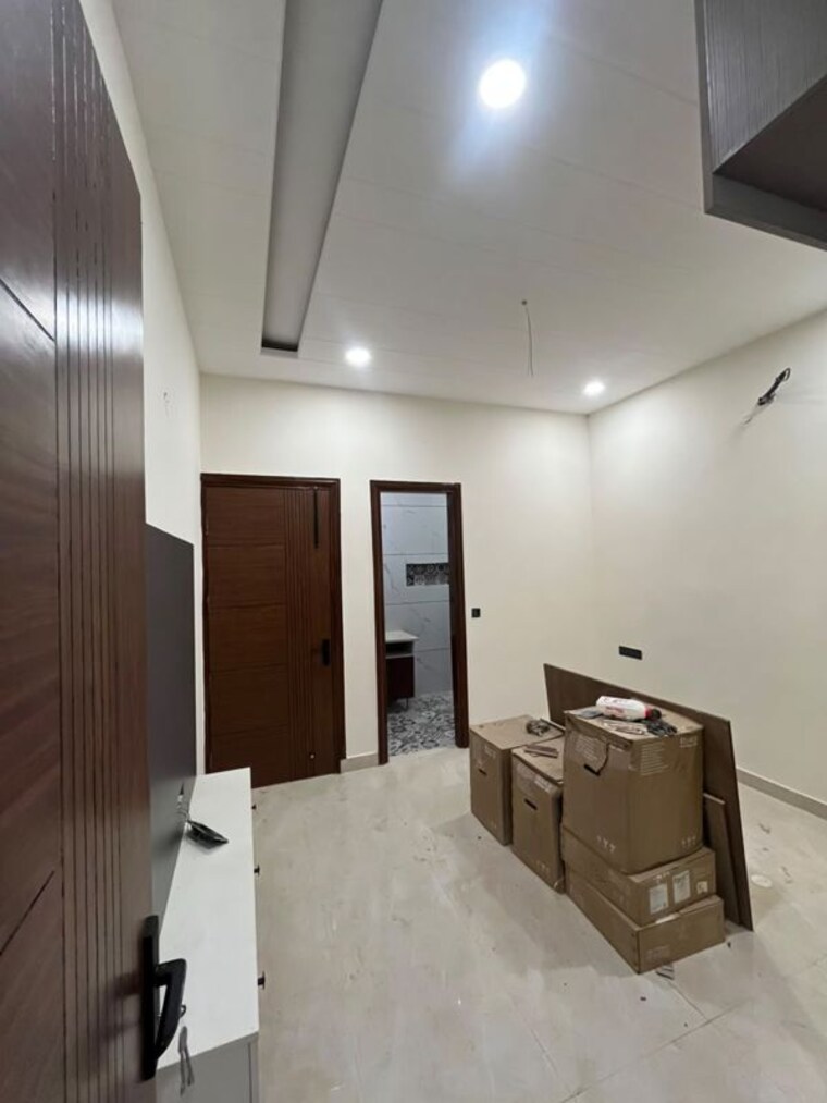 Room, kharar mohali road 3 Bedroom 111 Sq.Yd. Villa In Kharar Mohali Road Kharar 10513070