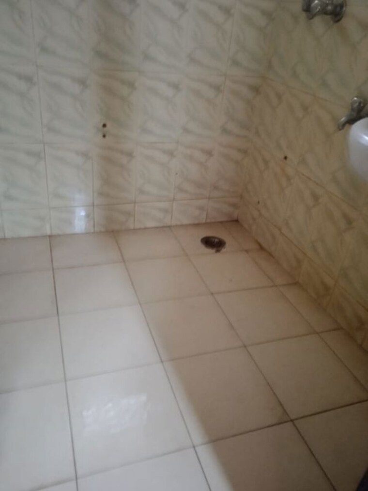 Bathroom, vijay-park 1 Bedroom 450 Sq.Ft. Apartment In Kasarvadavali Thane 10513101