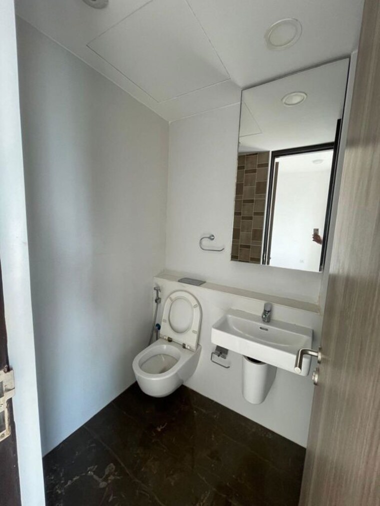 Bathroom, lodha-the-park 2 Bedroom 877 Sq.Ft. Apartment In Worli Mumbai 10513108