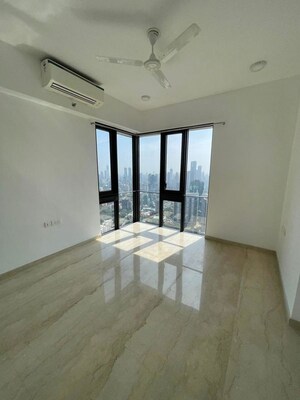Room in 2 BHK Apartment at Lodha The Park, Worli – for Sale
